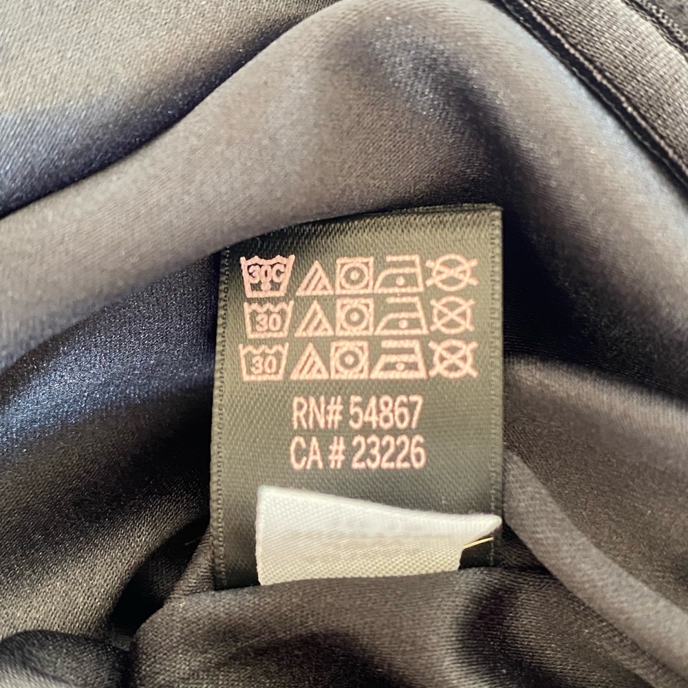 EUC Victoria’s Secret Cropped Zipped Hoodie - Picture 8 of 10